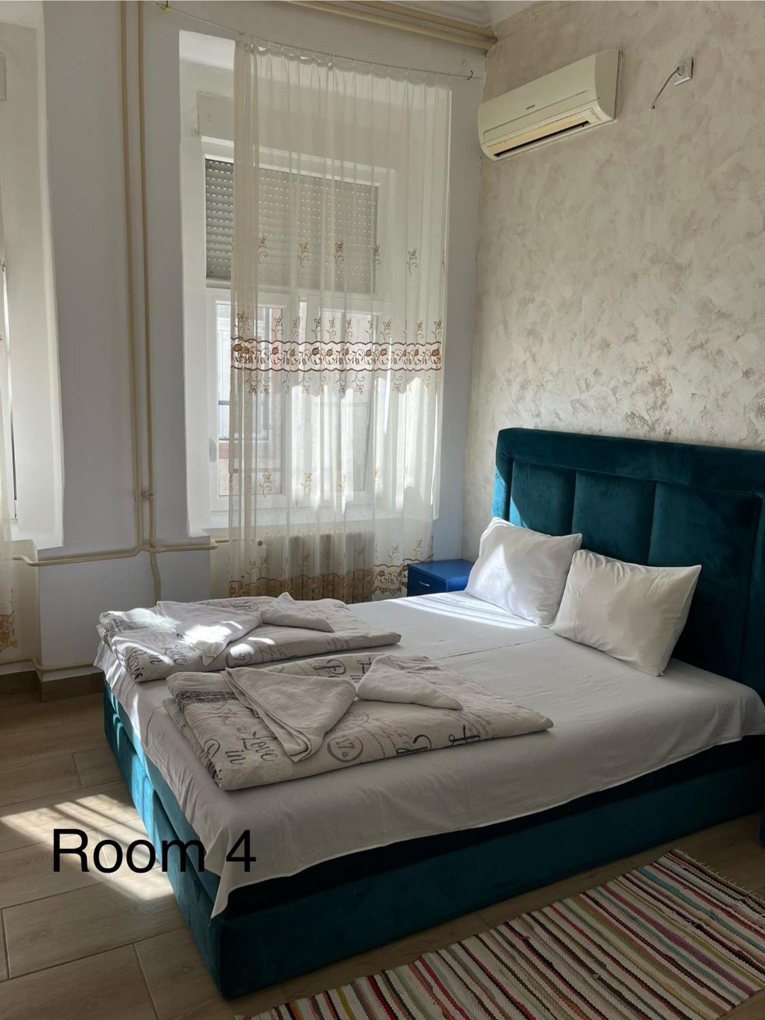 Sobe Sa Sopstvenim Kupatilom Private Rooms Bathroom In Center Novi Sad Extérieur photo