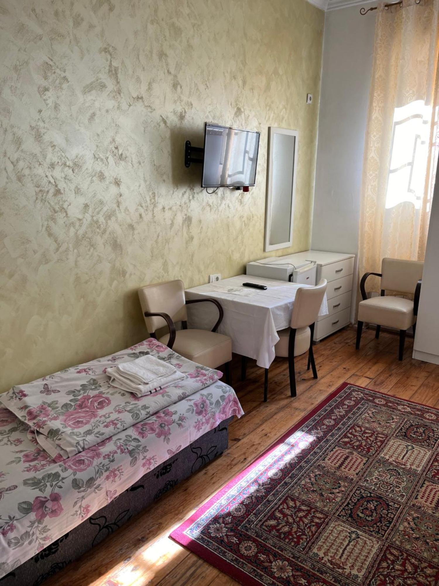 Sobe Sa Sopstvenim Kupatilom Private Rooms Bathroom In Center Novi Sad Extérieur photo